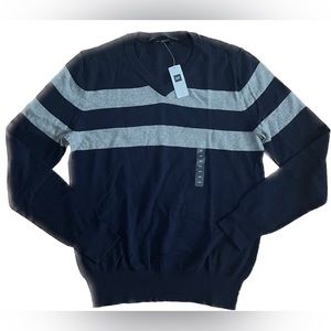 NWT! Men’s Signature GAP 100% Cotton V-Neck Sweater / Size XS